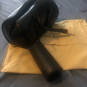 Authentic rarely worn (like new) LV bag!